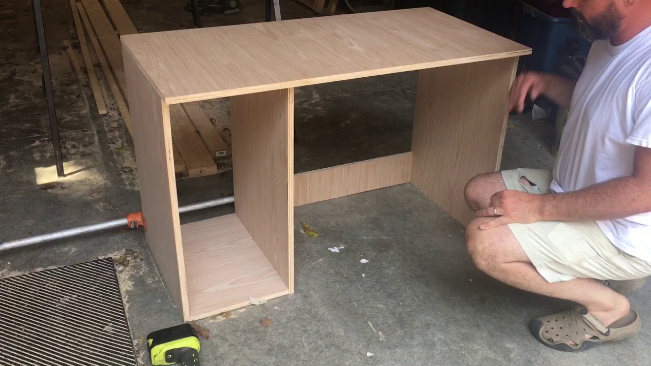 How to make a desk from one sheet of oak plywood