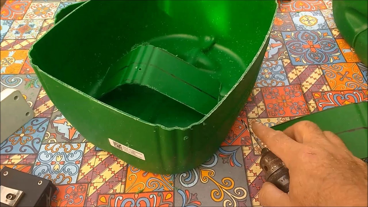 Baúles para motos con bidones plásticos de 20 litros