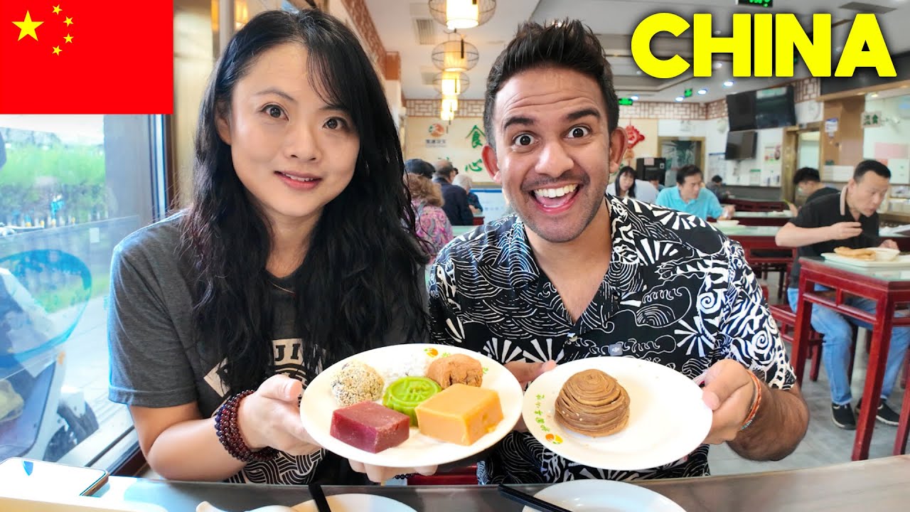 Chinese Lady Takes Me On An AUTHENTIC Breakfast Tour 🇨🇳 (Beijing, China)