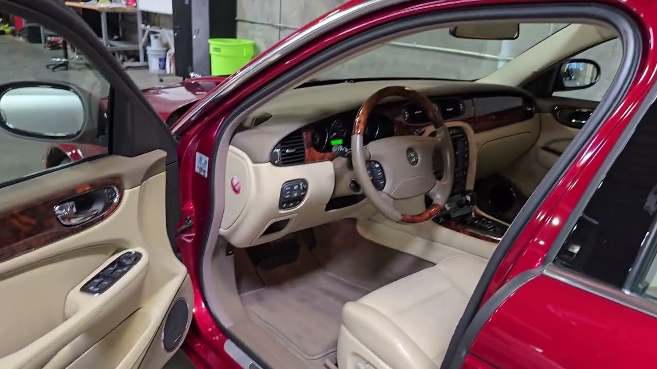 2006 Jaguar XJR Video 2
