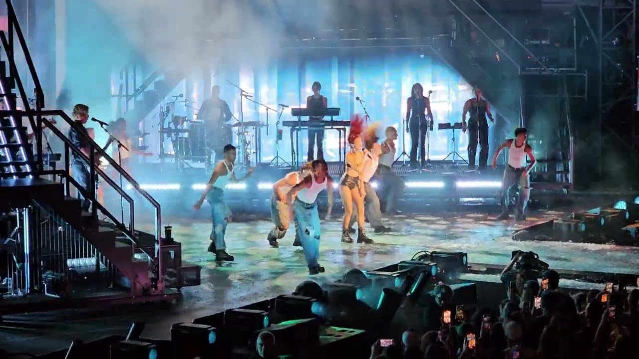 Dua Lipa - Houdini (Live Nîmes 13 juin 2024)