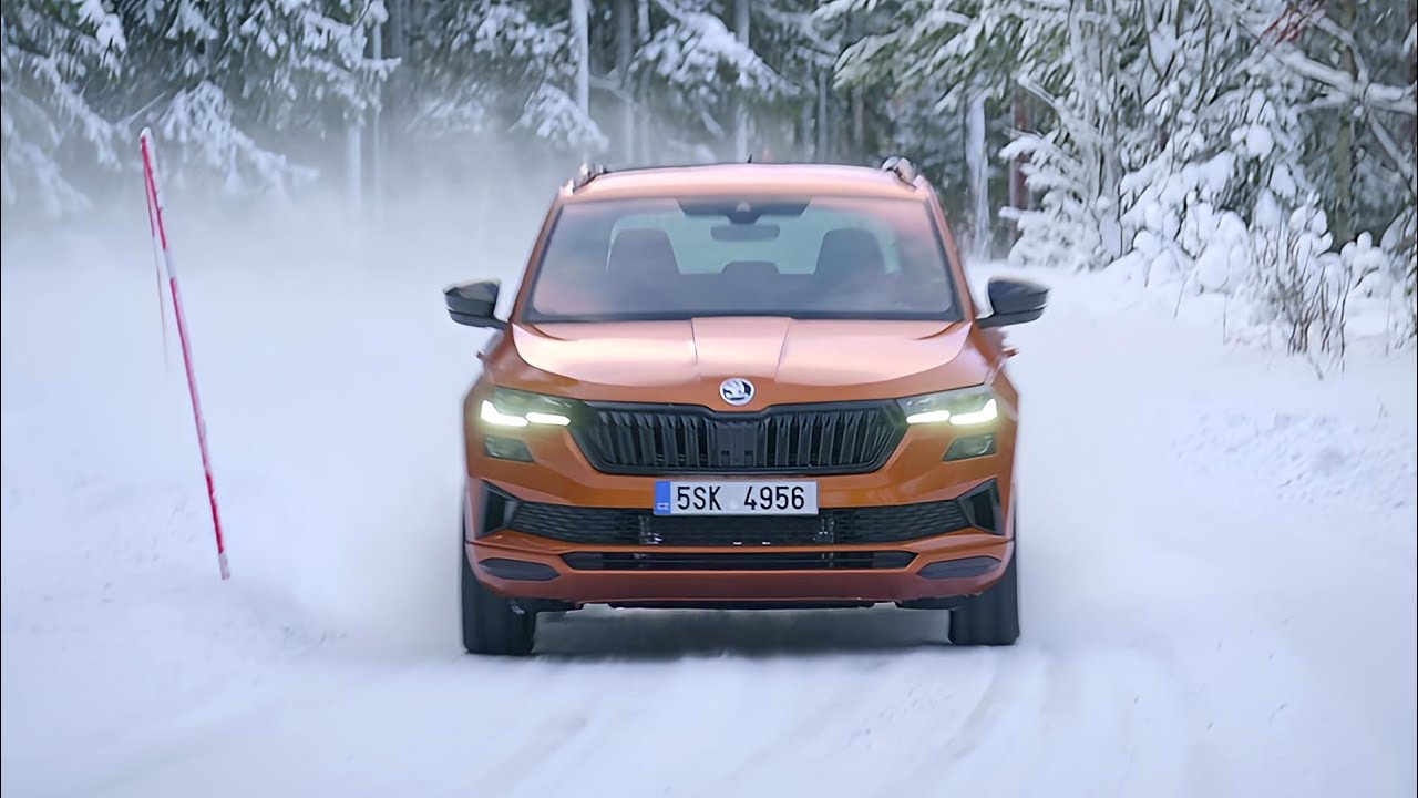Skoda Karoq Sportline 2023 - Snow Driving