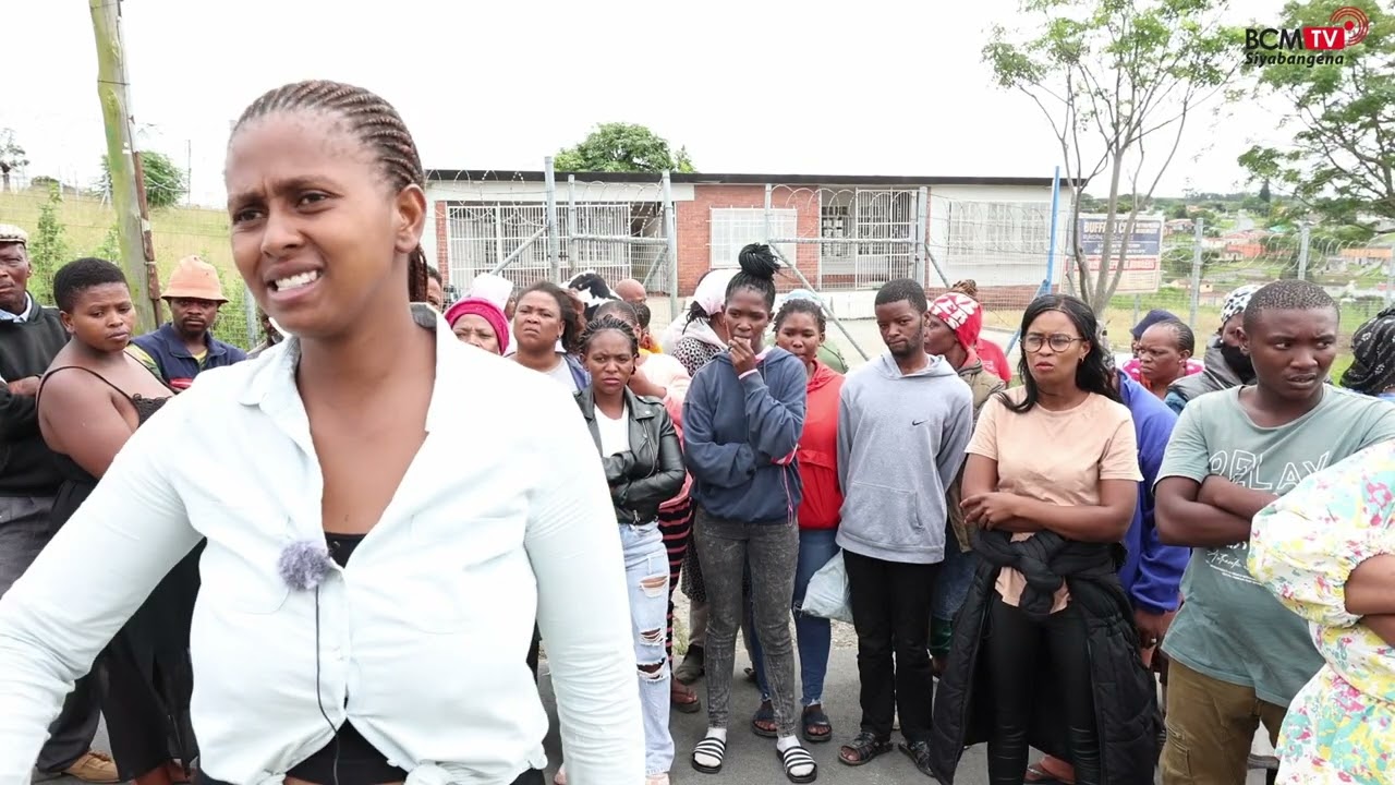 BCMTV : WARD 42 RESIDENTS PROTESTING INFRONT OF CLLR BAMLA'S OFFICE IN NU2 MDANTSANE