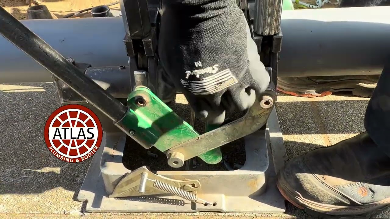 Trenchless sewer pipe 