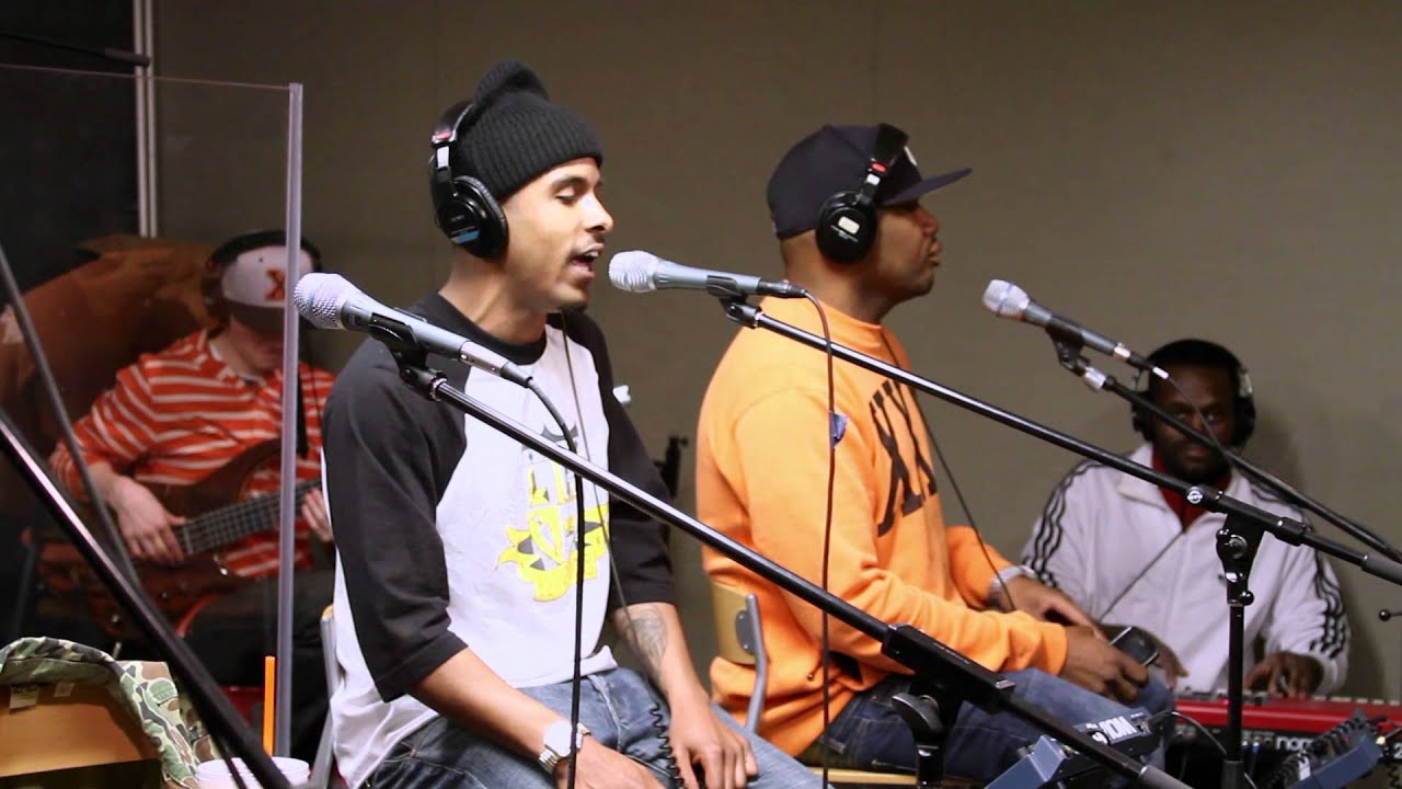 Ski Beatz performs 