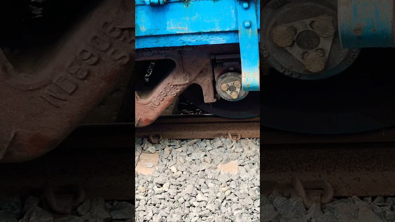 chain pulling system #train #railwaycontent #railway #railvlogger #indianrailways #rail #shortsfeed