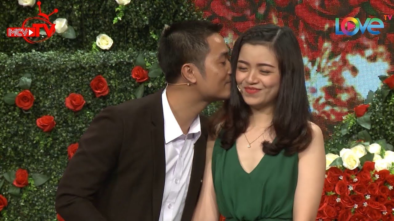 Chàng trai Bắc Giang hạnh phúc khi hôn cô giáo Hải Phòng cực kỳ duyên dáng ngay sk BMHH 😍