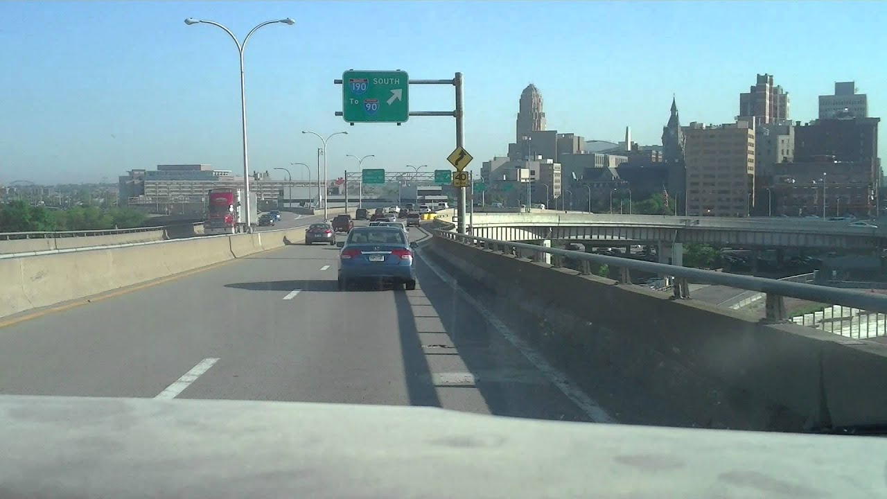 driving in to buffalo to the peace bridge