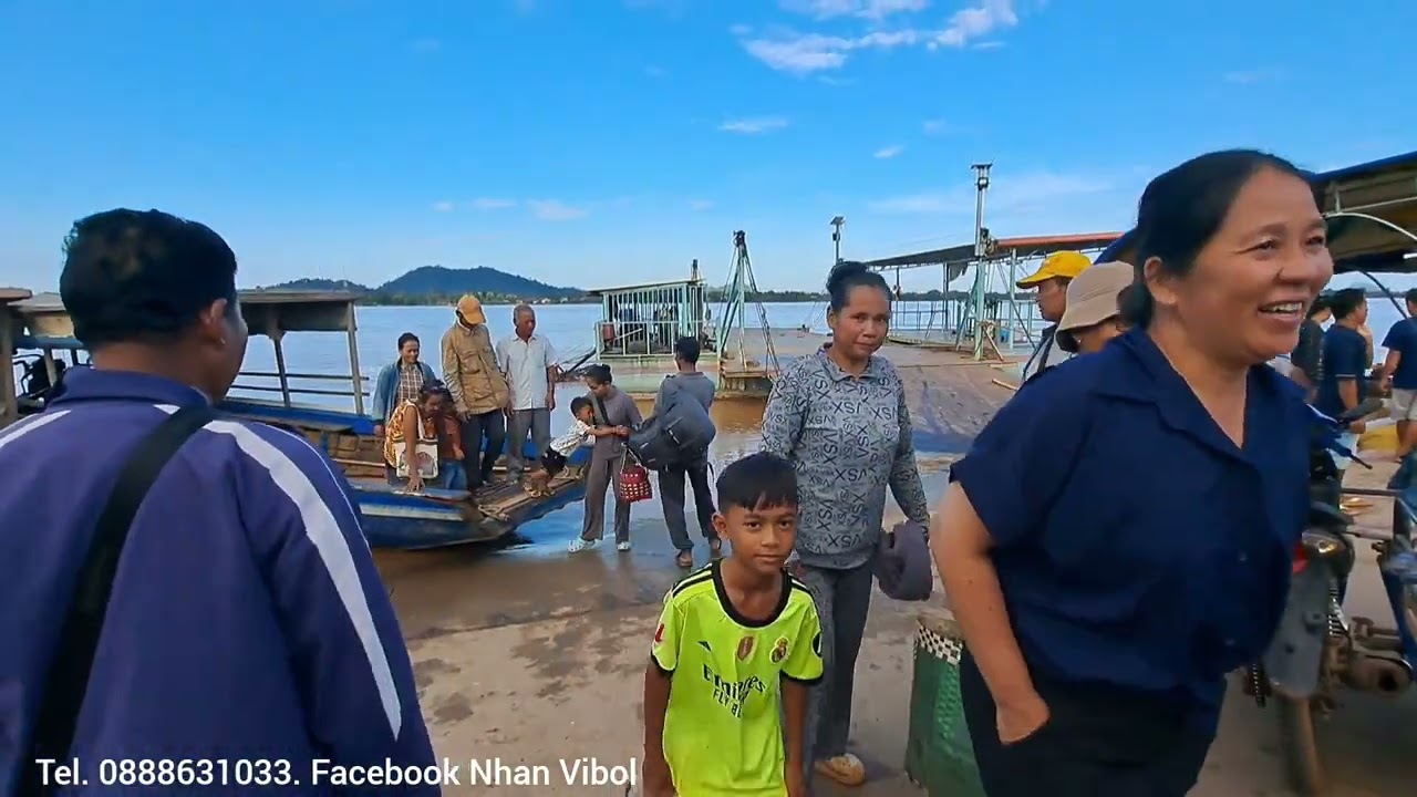 ប្រពន្ធពូបុលថ្ងៃនេះសប្បាយចិត្តណាស់បានមកផ្សារក្នុងប្រទេសឡាវ