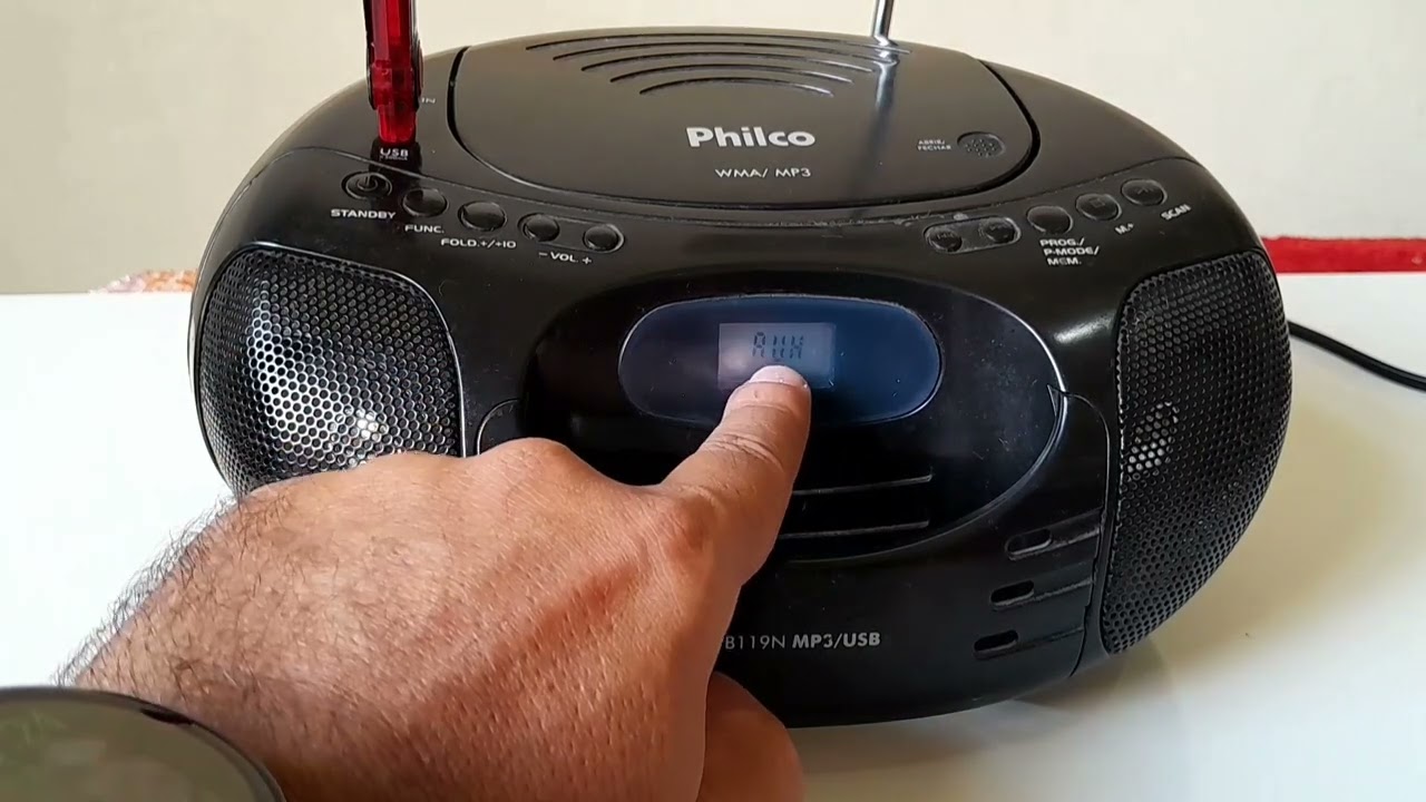 TOCA CD RADIO FM PEN DRAIVER PHILCO PB 19 N USB. ELE IA PARA O LIXO.