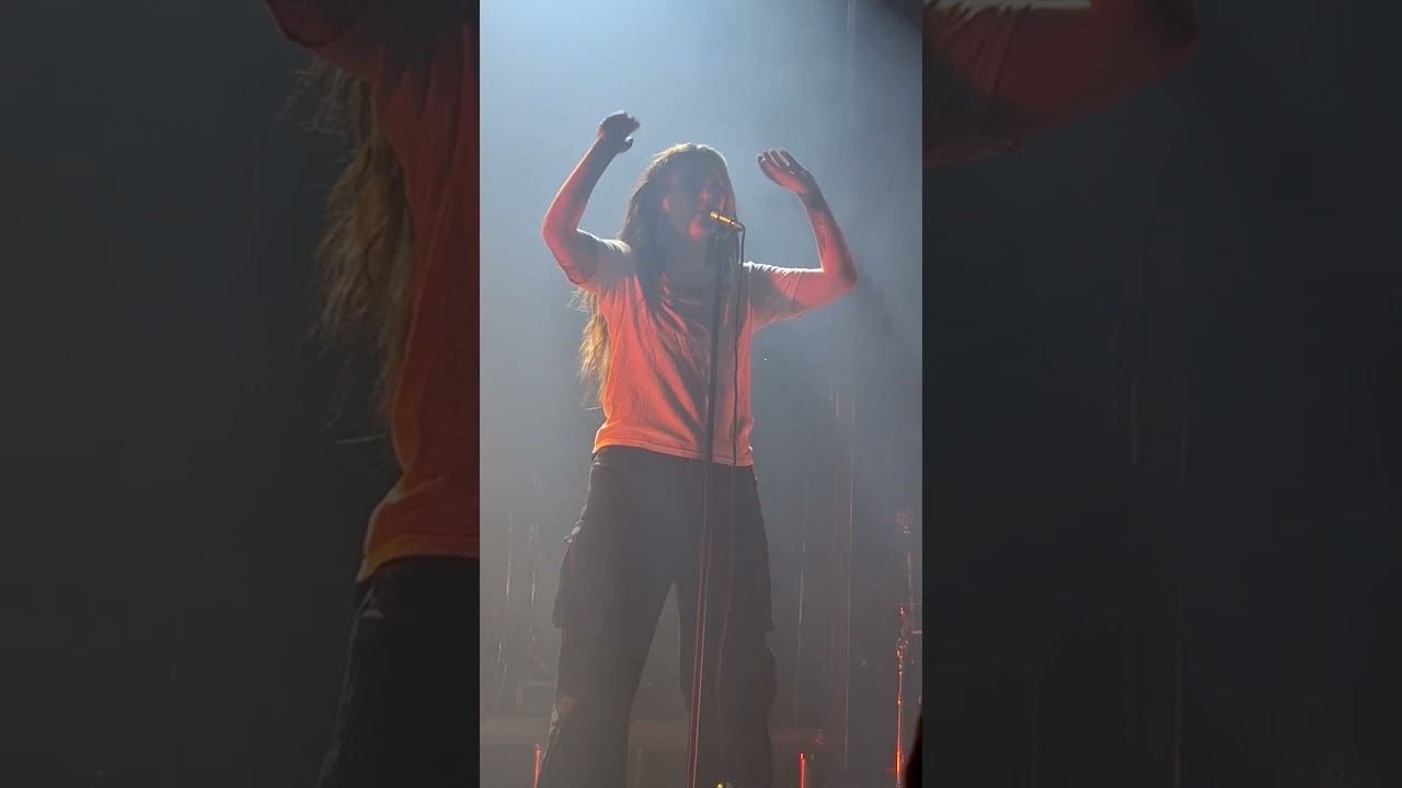 Charlotte Wessels - The Crying Room (with full intro ❤️) live at Tampere