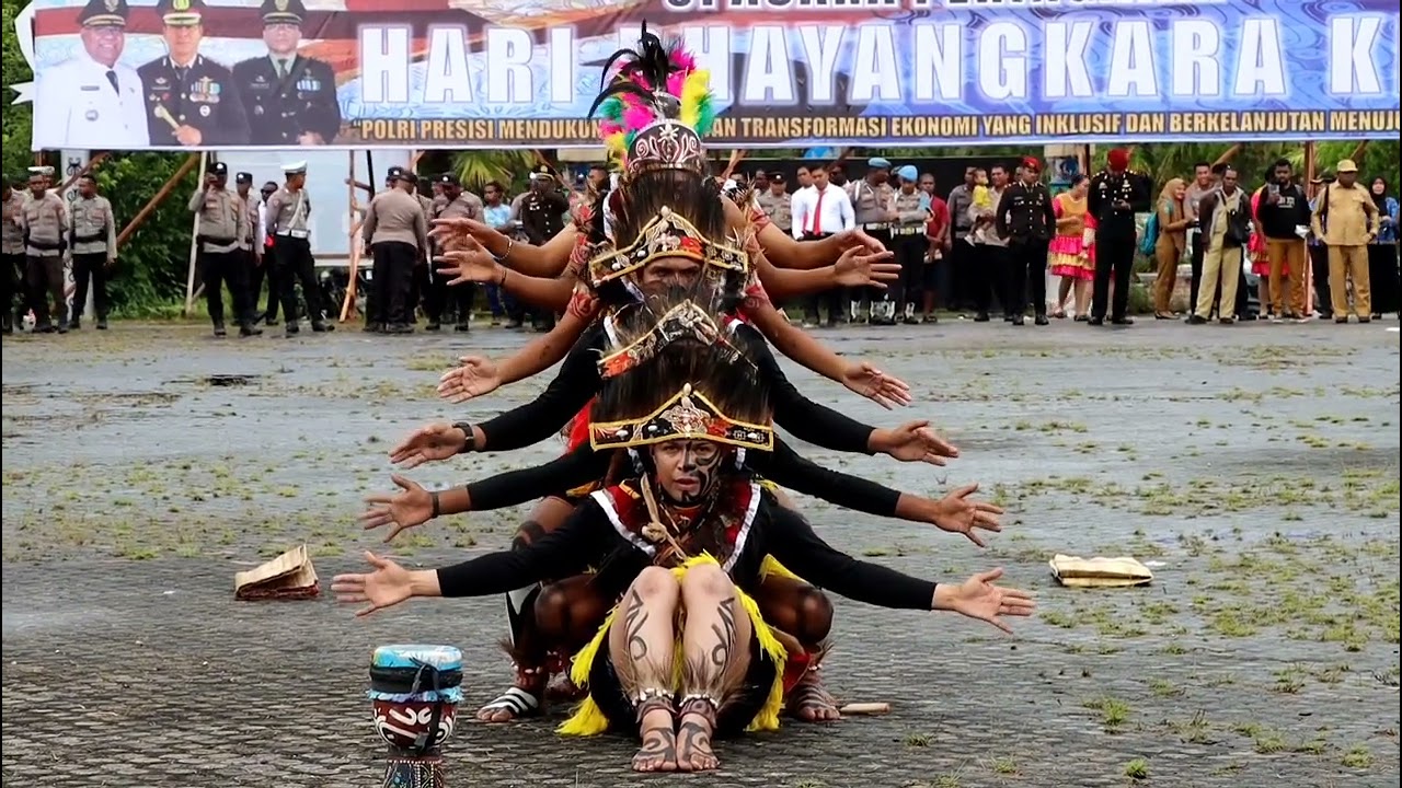 Tarian Koba-Koba Dalam Rangka Hari Bhayangkara Ke-78
