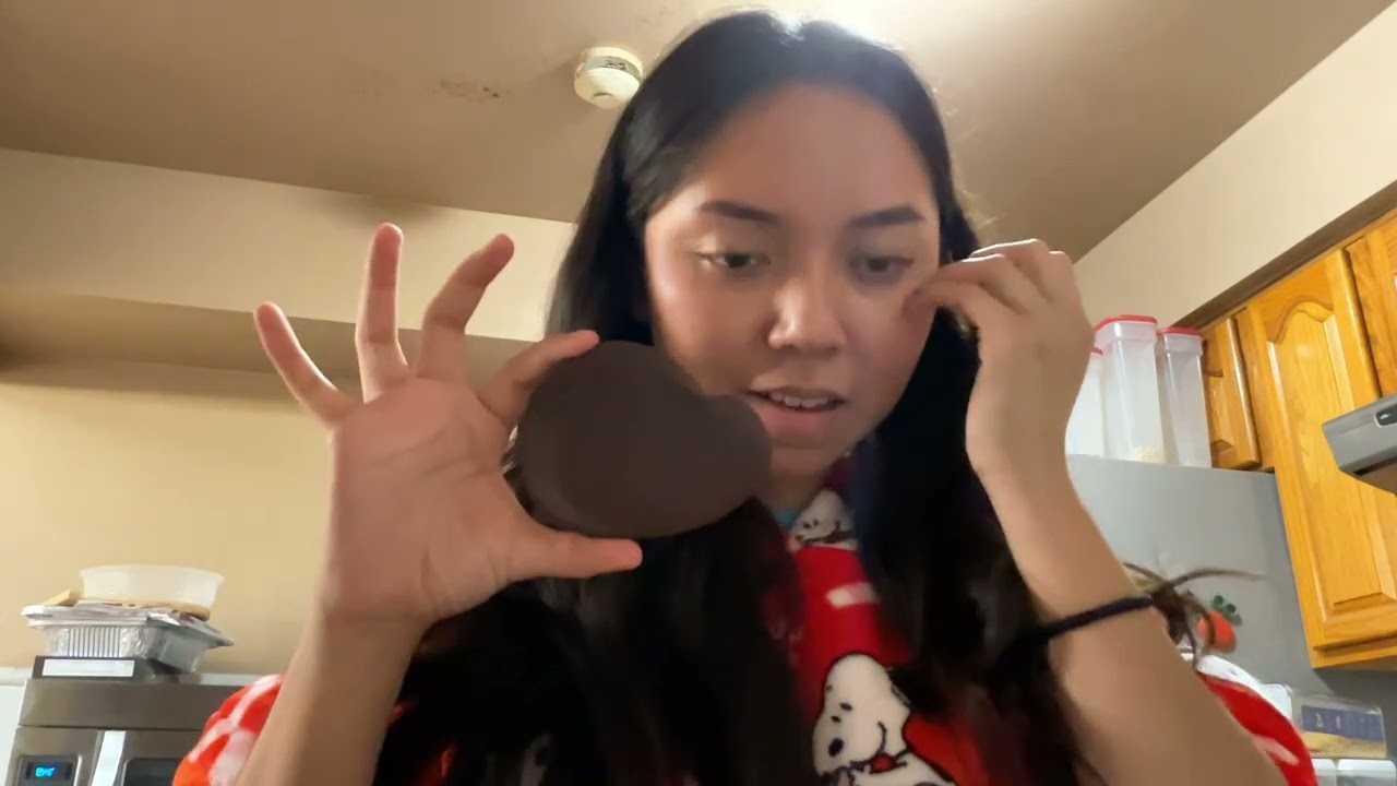 unintentional kinda asmr 🍓🍫