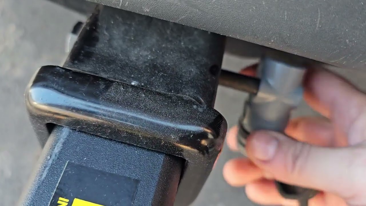 Saris swing hitch install