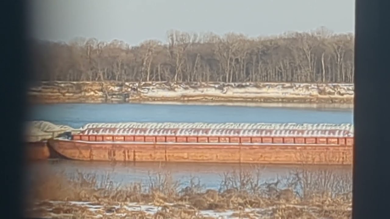 Barge at Hamletsburg, IL Pt. 157