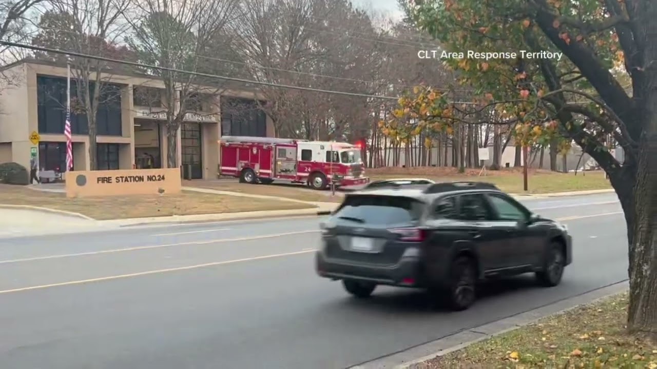 Charlotte Fire Department: Engine & Ladder 24 Responding
