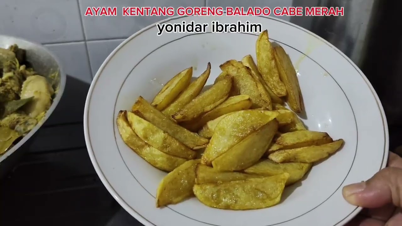 AYAM BUMBU DAN KENTANG GORENG BALADO CABE MERAH 