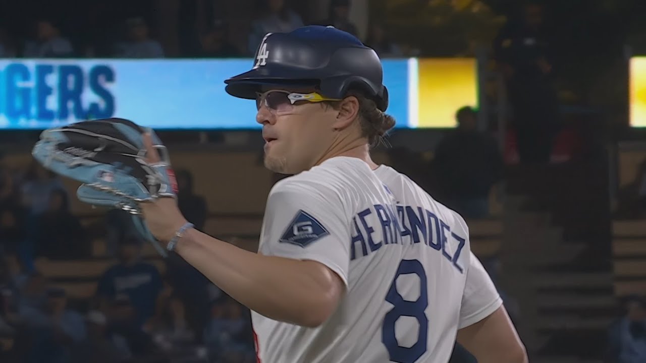 Kike Hernandez Throws Scoreless 9th to Close the Game!