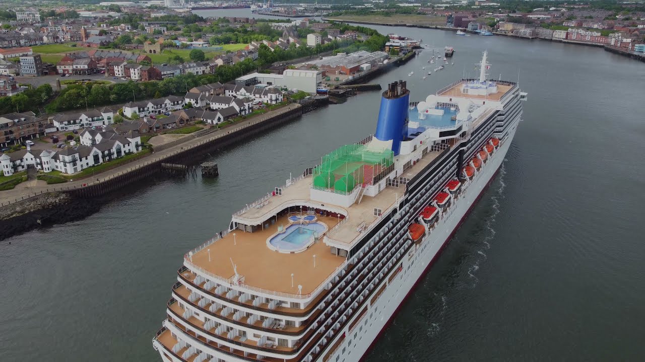 DJi Mini 2 drone 4k - P&O Arcadia Signature cruise ship arrives on The River Tyne