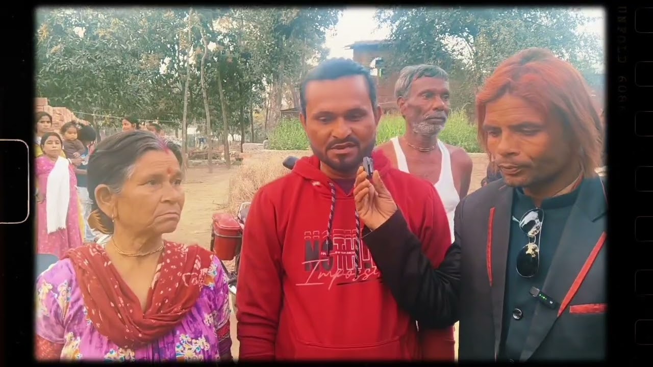 একটা বয়স্ক লোক হারিয়ে গেছে কেউ খুঁজে পেলে এই নম্বরে যোগাযোগ করবেন 9734031386