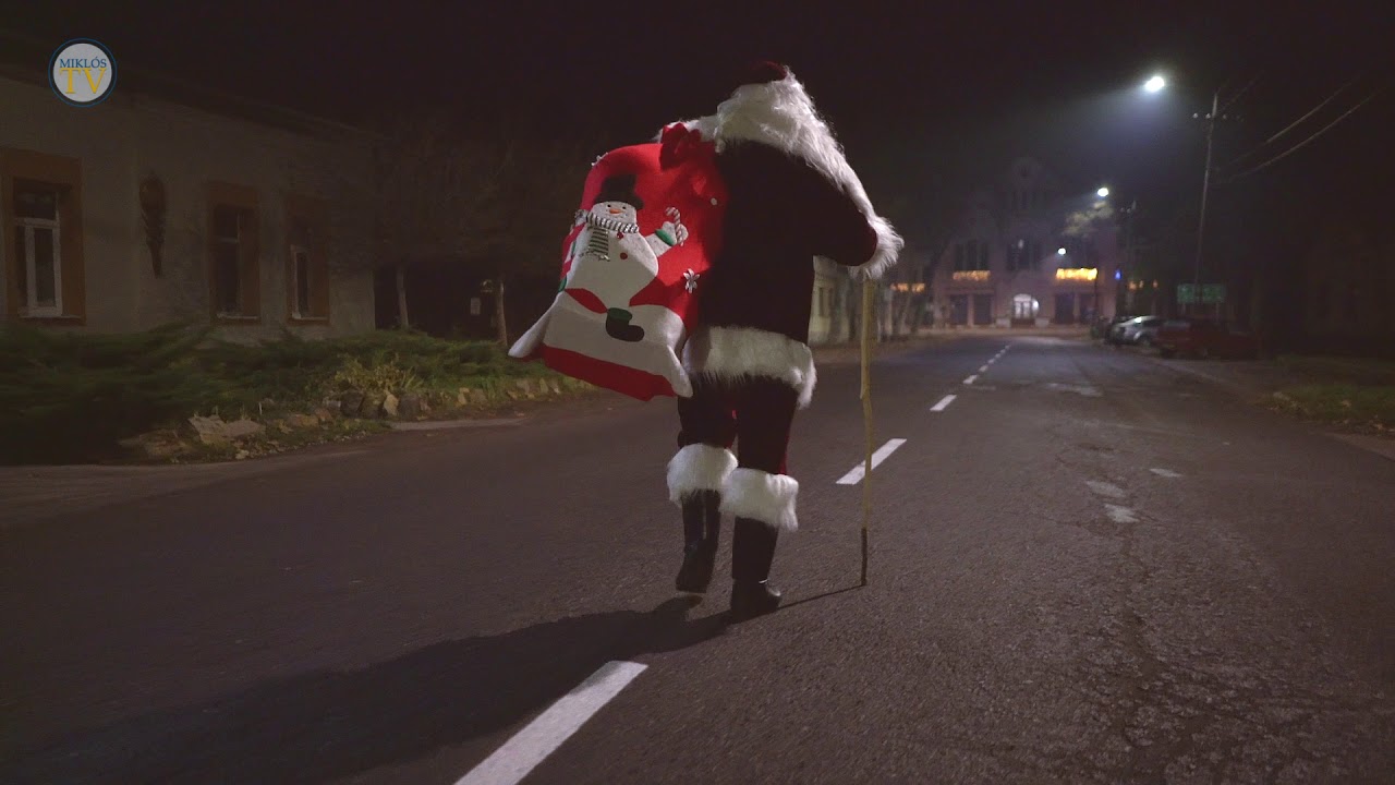 J&ouml;n a Mikul&aacute;s (Santa Claus is coming)