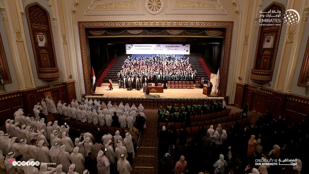 سلطان بن أحمد القاسمي يشهد حفل تخريج دفعة ربيع 2025 من جامعة الشارقة
