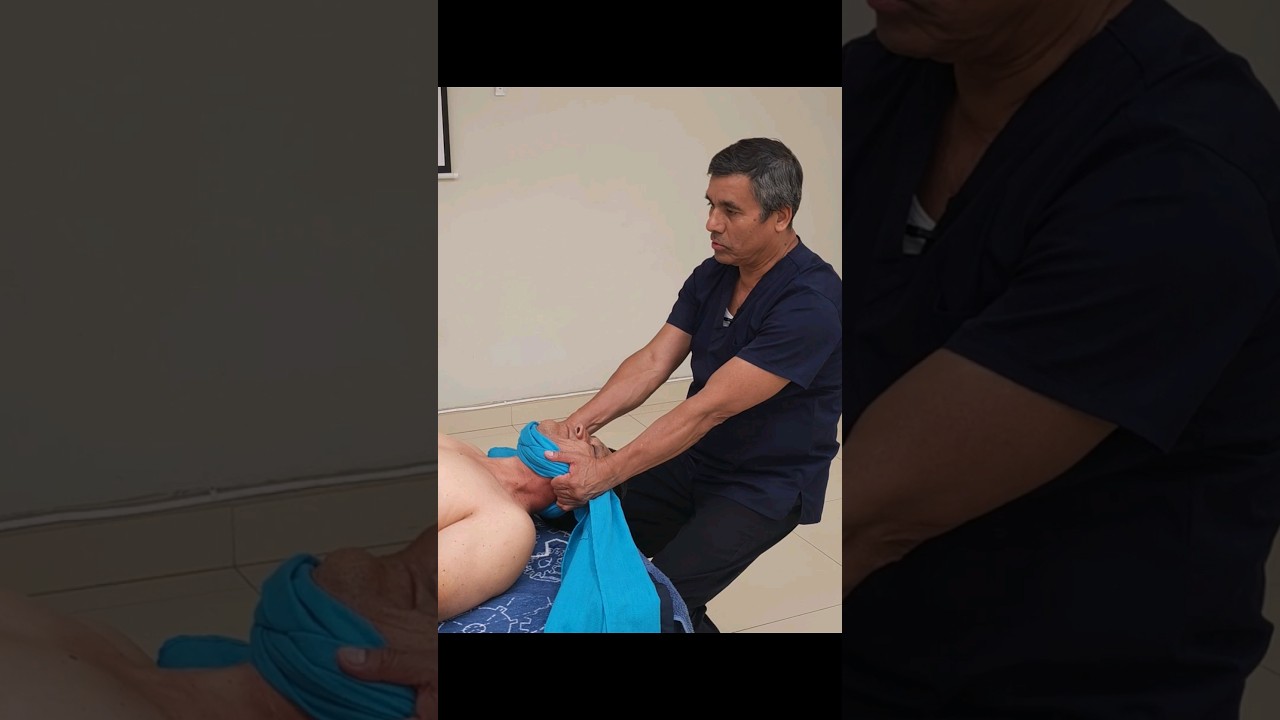 &iquest;C&oacute;mo hacer una correcta tracci&oacute;n de Cervicales? #chiropractor #viral #aprender #RobertoMD