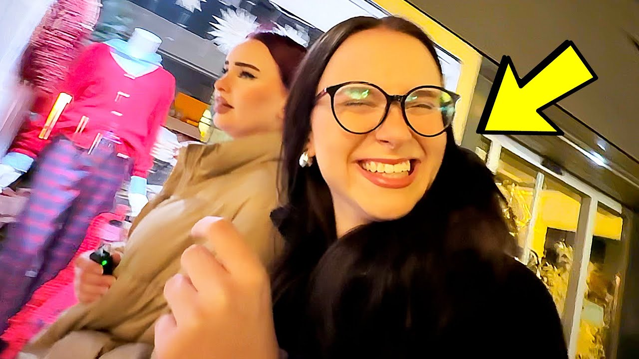 Ich zahle ALLES beim Weihnachtsmarkt ! 🎄😂 (ausversehen) | Celina Vlogs