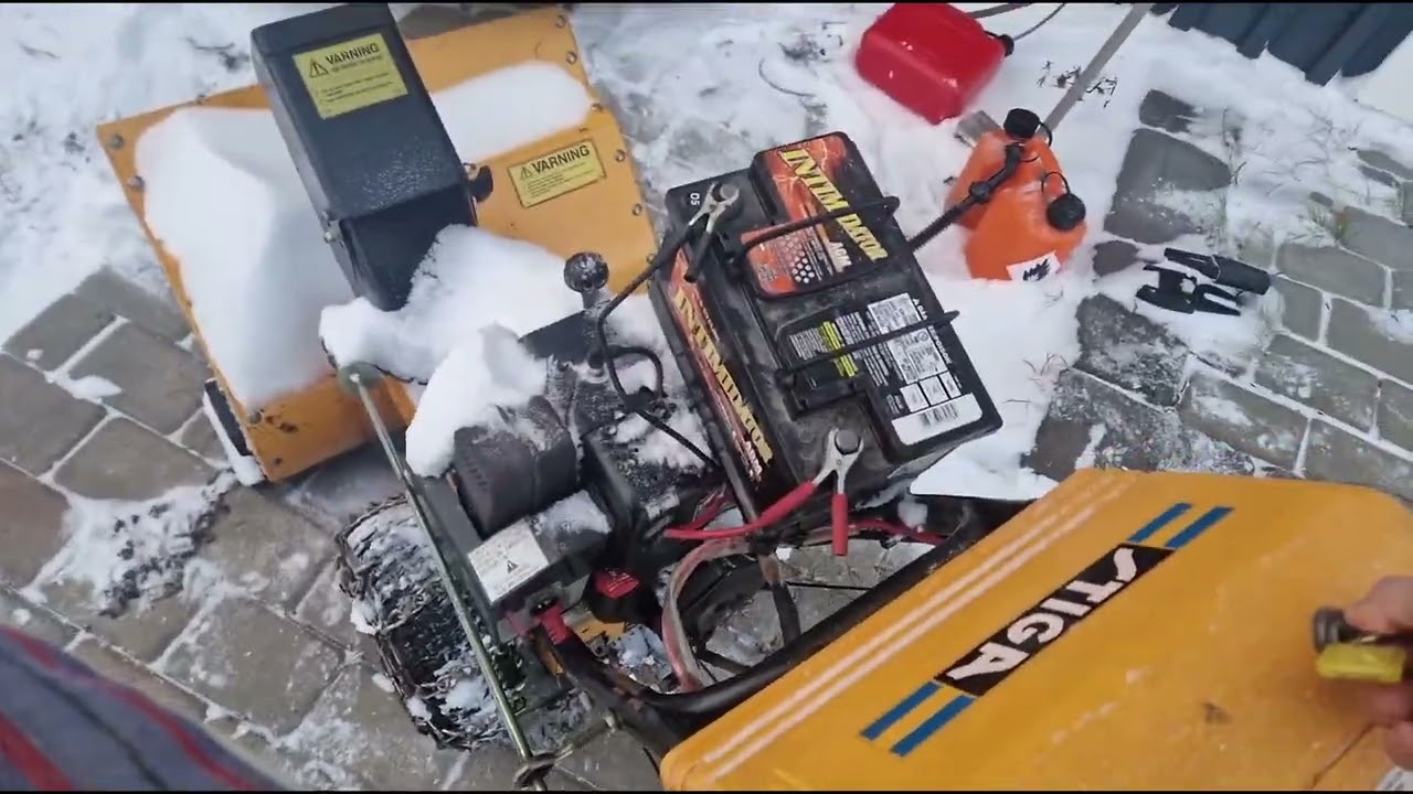 Stiga ST828 (-85) Snow Blower-Thrower Cold Start in -15°C, 5°F (95;C8H18) gas/ethanol 90/10% mixture