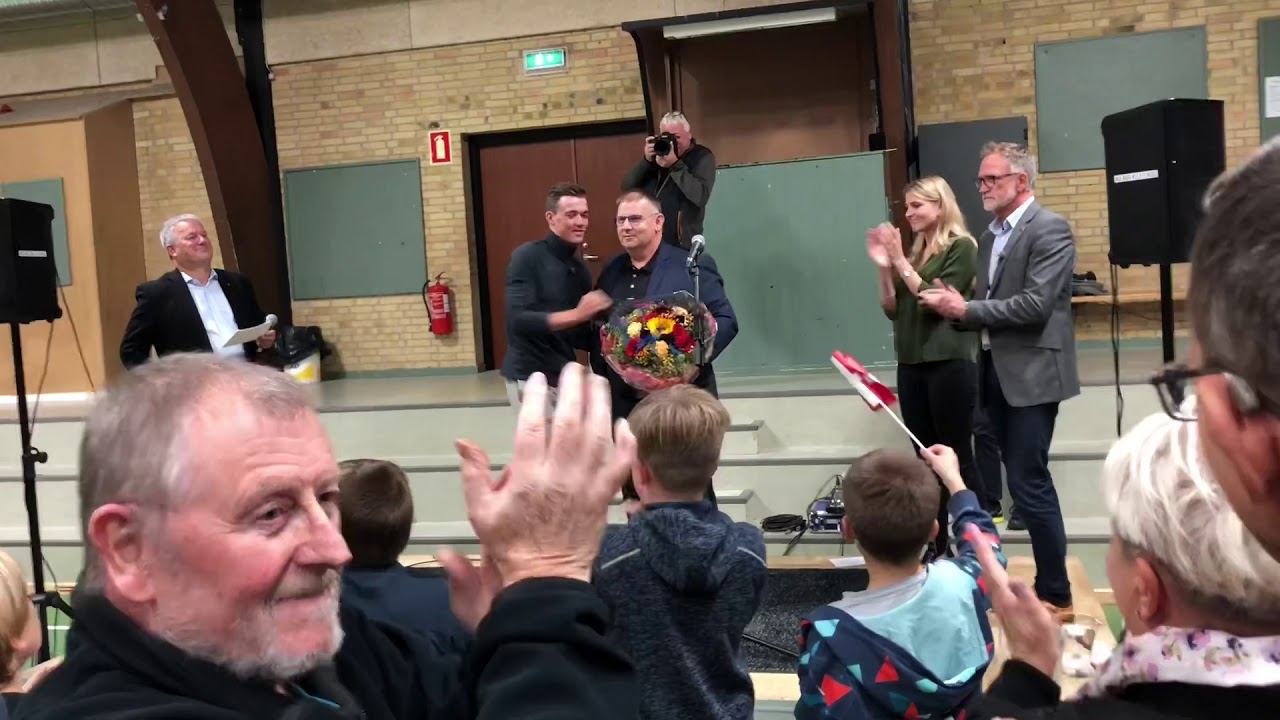 Verdensmester Mads Pedersen hyldes i hjembyen Tølløse