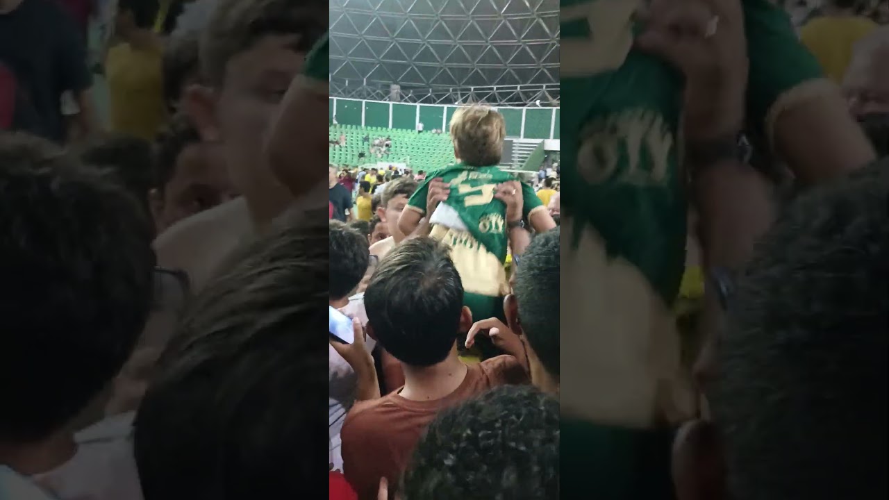 O Gordinho do Futsal sendo acolhido pela torcida