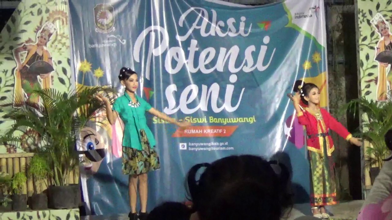 Sinden Cilik :Laurel dan adik Yoan. Ulan andung andung
