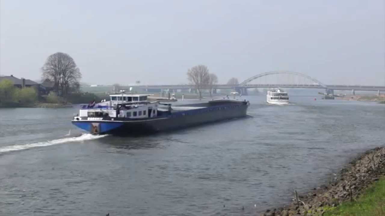 Rivierlandschap / Riverscape - Ambient Video