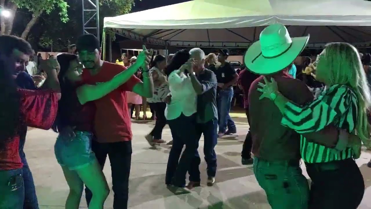 BAILÃO AO VIVO, NA COM: ZÉ REIS/ COLIDER MT