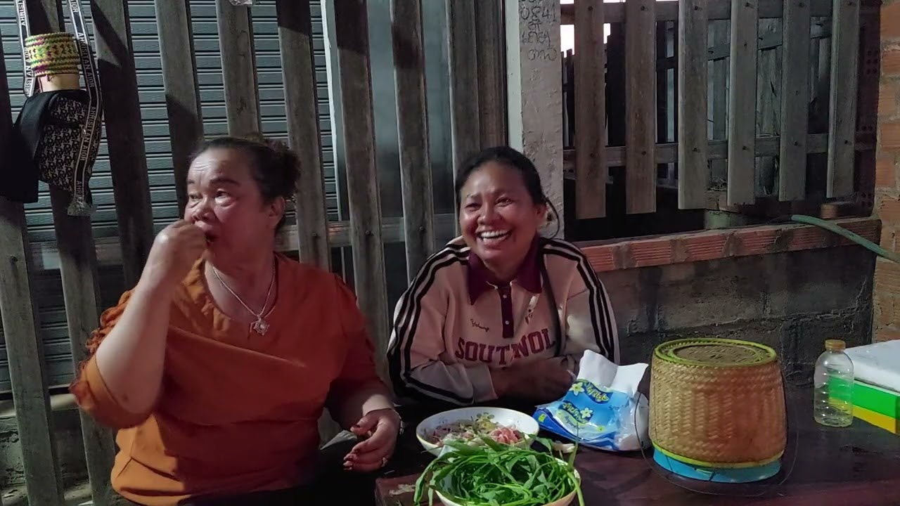 ออกมาอุหนูลูกหลานร้านริมทางอีกเด้อ