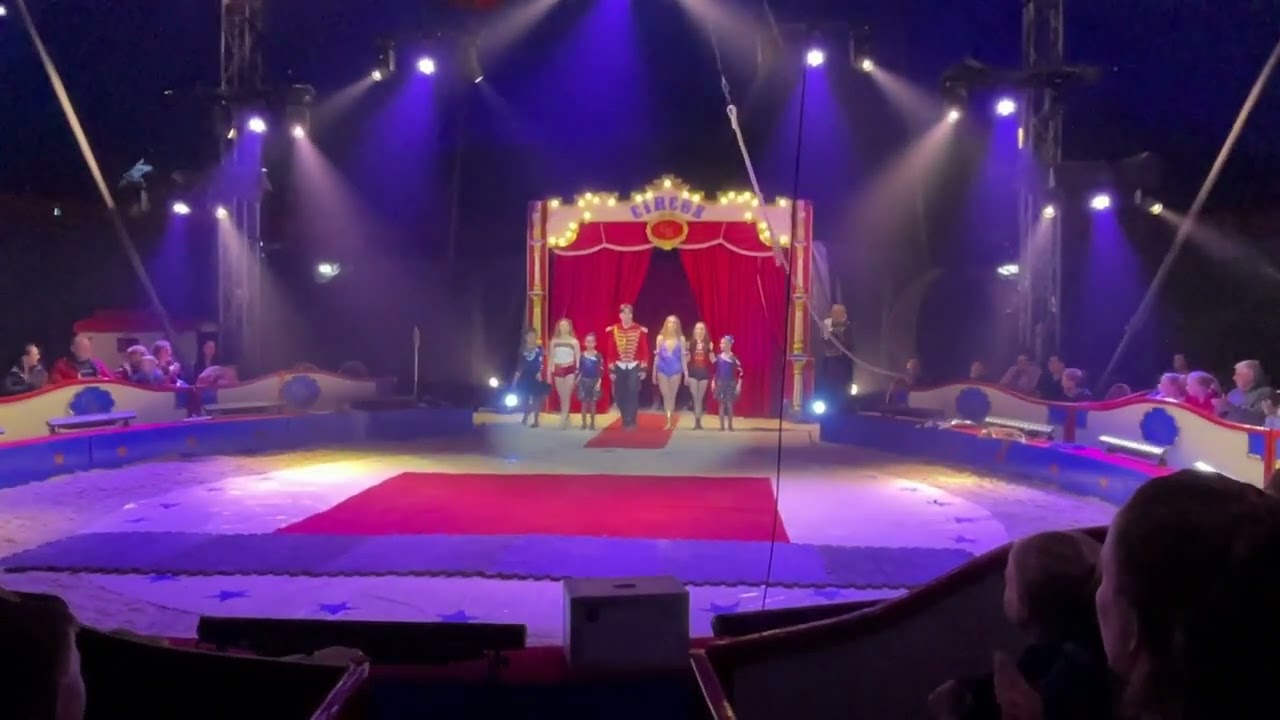It's all about wintercircus Royal 2022/2023 voorstelling deel 1