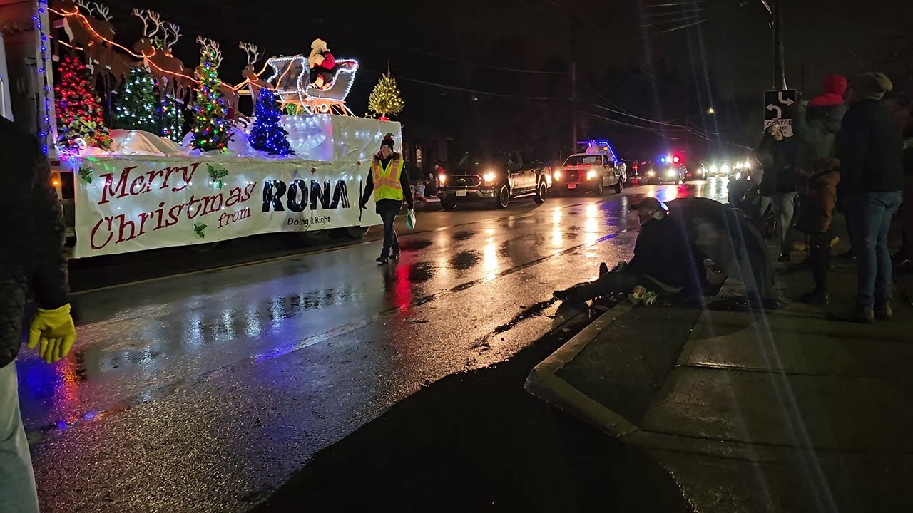CANADA: GRIMSBY CHRISTMAS PARADE 2023