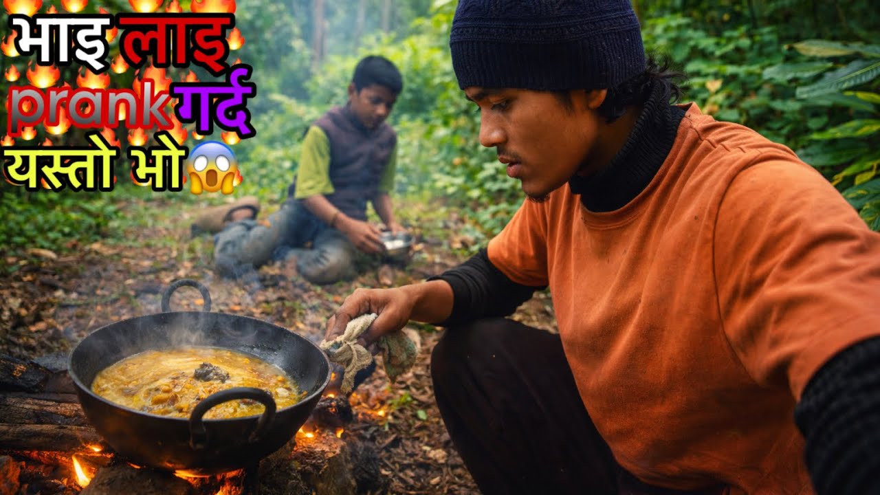 भाइ लाइ Prank गर्द यस्तो भो😱!! Real Lafada पर्यो😡😱! ! चाउचाउ ले हानाहान भो😱!! SANDIPNEPALIVLOG