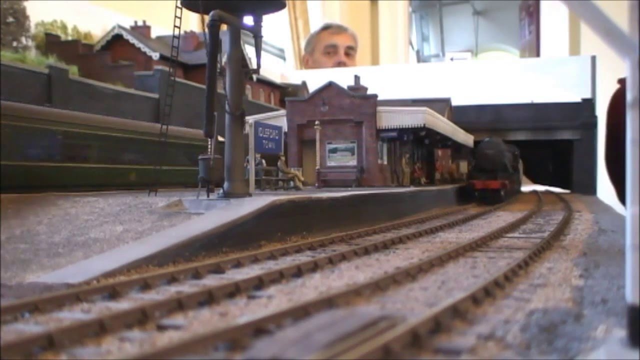 IDLEFORD TOWN - British 'O' Gauge Model Railway