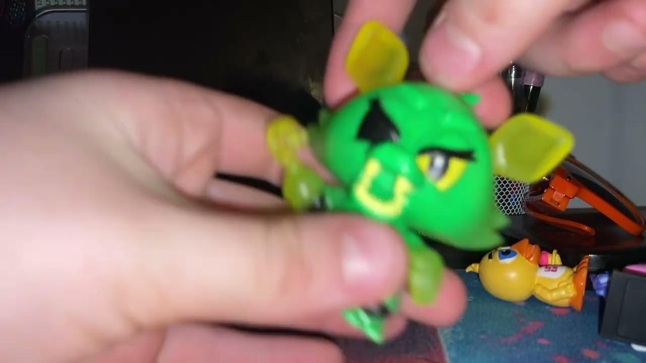 Fnaf Відкриває іграшки￼