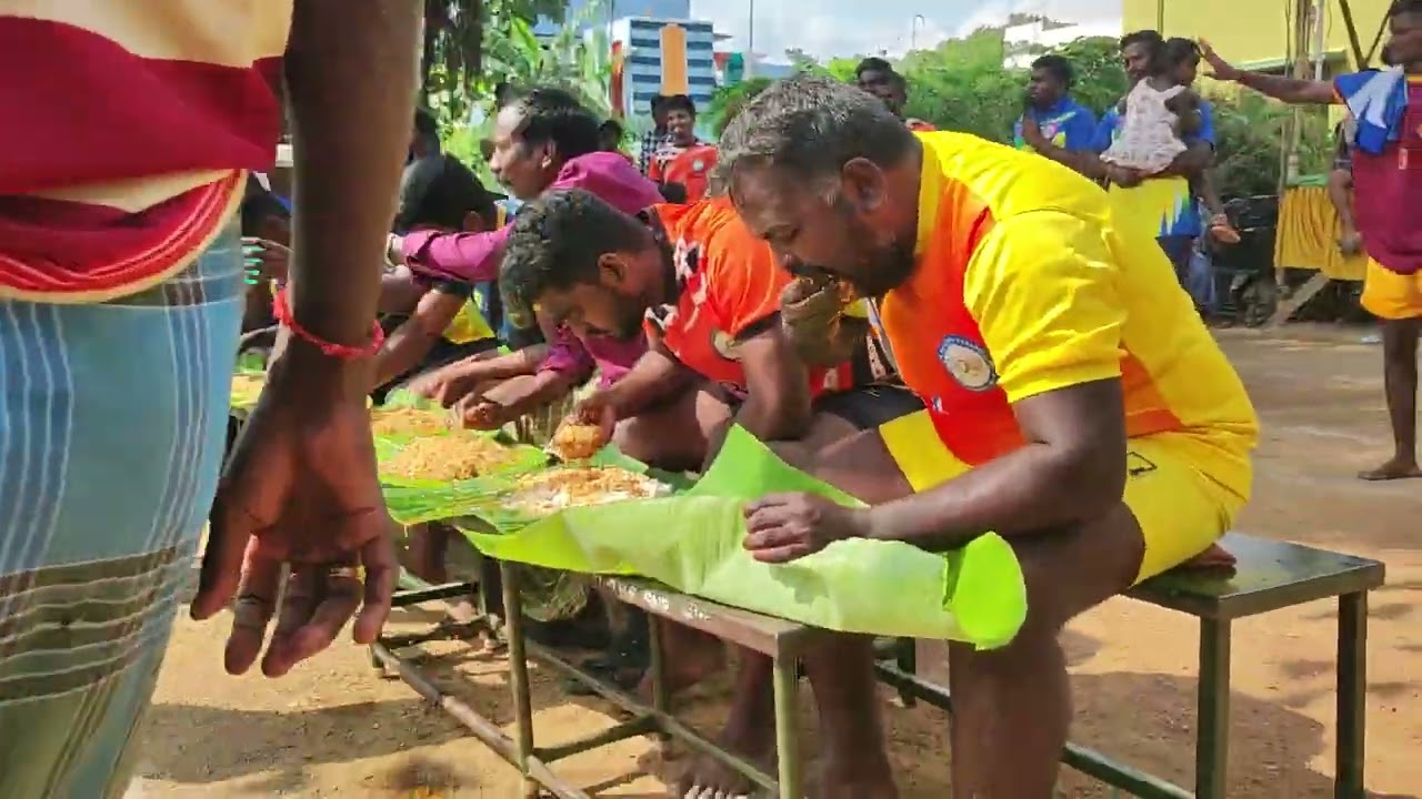 சிறுநாவலூரில் நடைபெற்ற பொங்கல் விளையாட்டு போட்டி # சாப்பாடு போட்டி