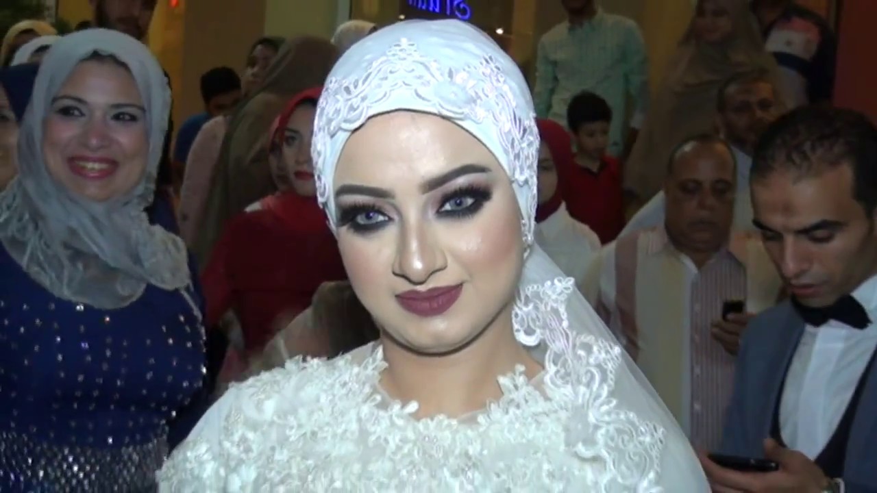 عروسه جميله اوى تفاجىء الناس بجاملها والرقص الشعبى على المزمار  zafa HD