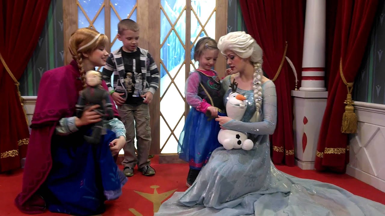 Aiden and Maya meeting Elsa and Anna