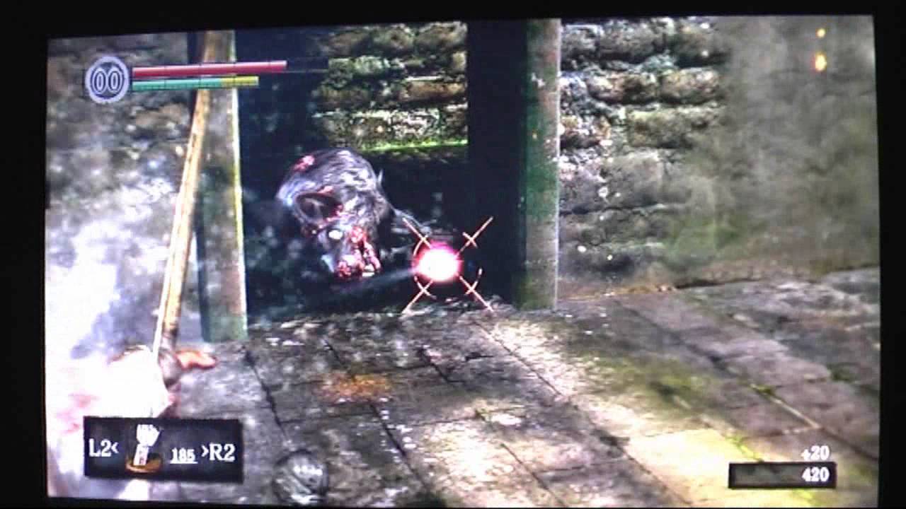 Dark Souls dealing with the Rats at Undead Burg