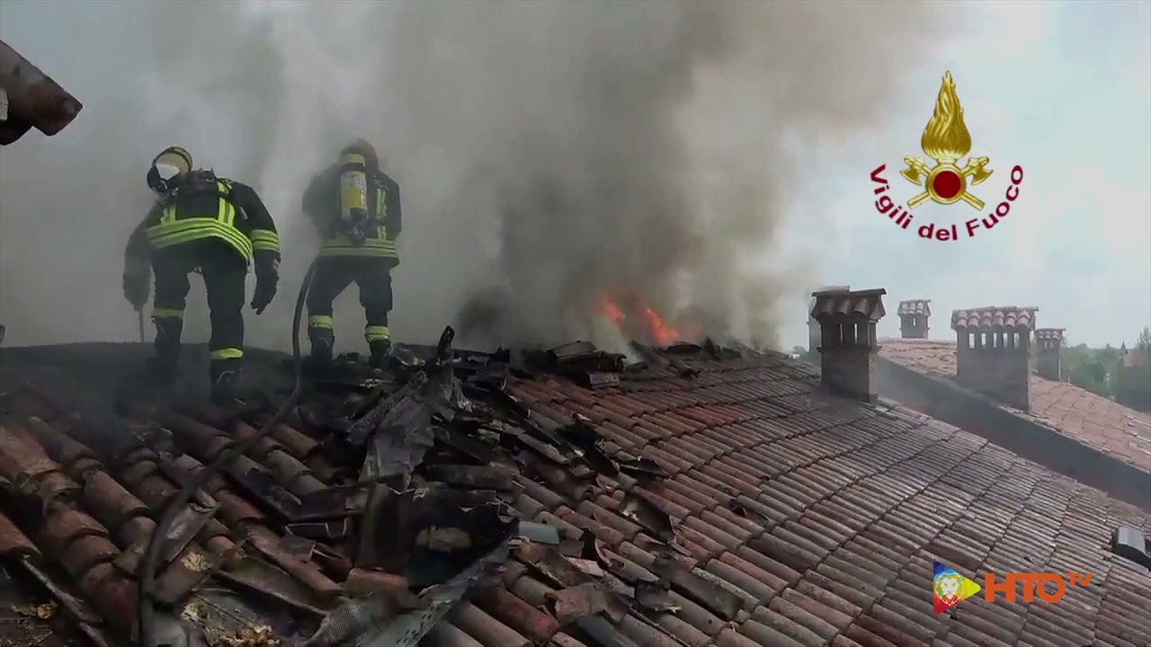 Vigili del Fuoco - Modena, Incendio del tetto di una casa colonica - www.HTO.tv
