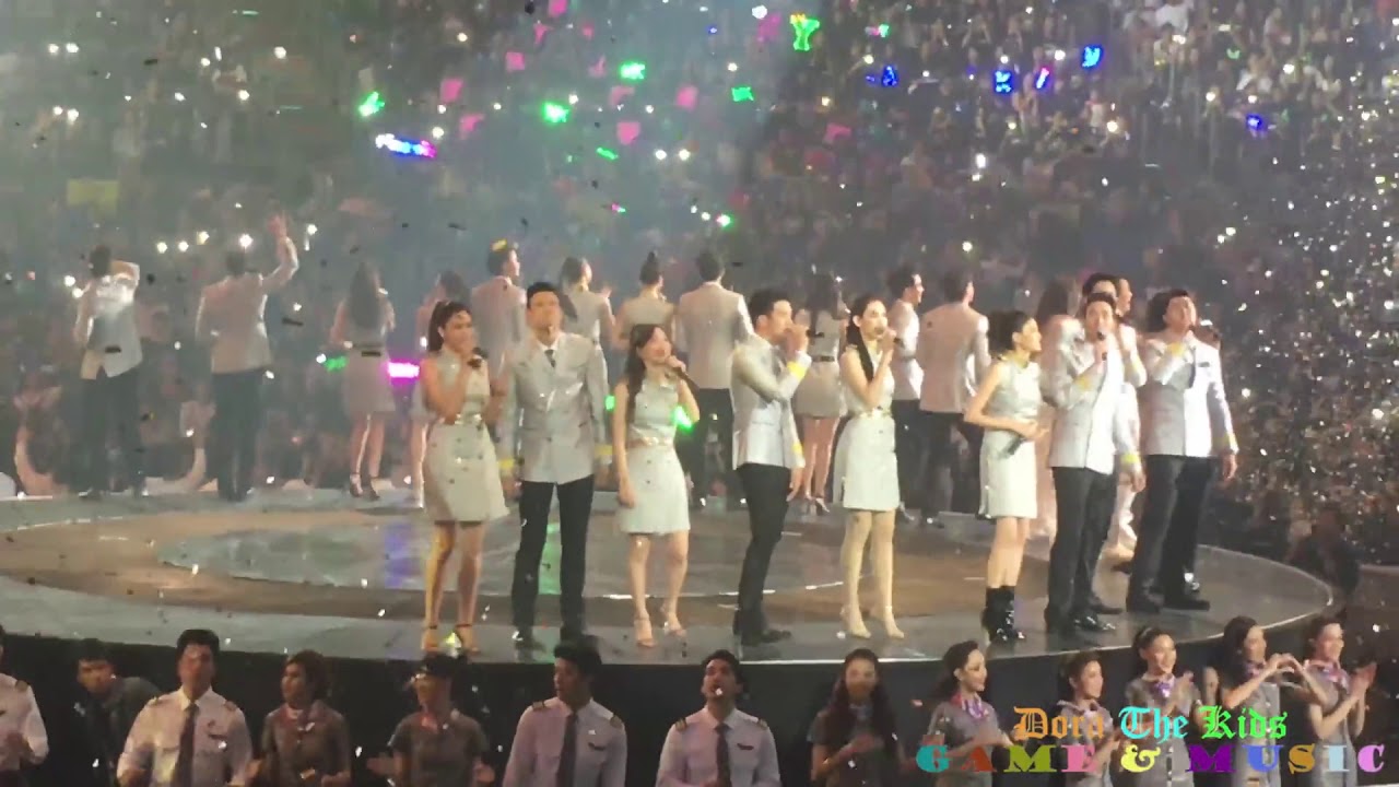 [FANCAM]CHANNEL 3 CONCERT, LOVE IS IN THE AIR CONCERT ENDING MOMENT