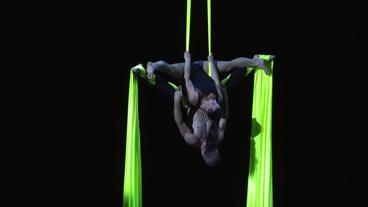 Akrobatick&eacute; vyst&uacute;penie AirGym na TEDxBratislava | AirGym . | TEDxBratislava