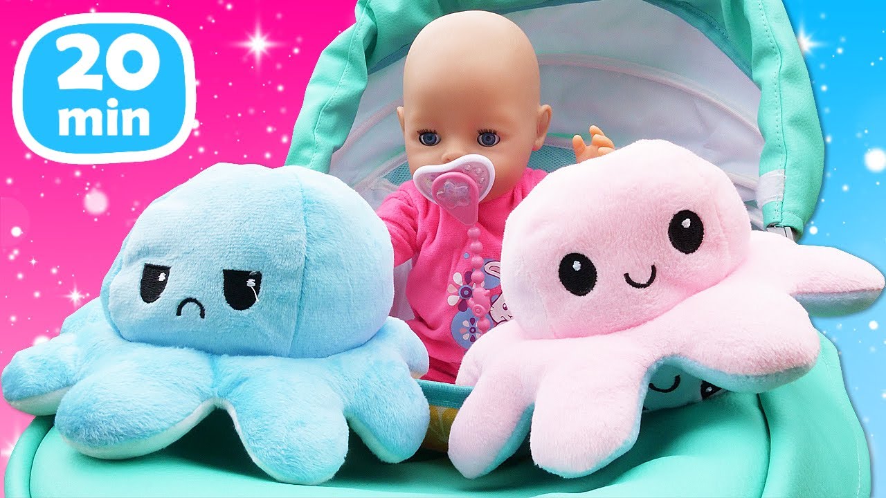 Maya and Lina make friends with toy octopuses and go to the amusement park for kids with their mom.