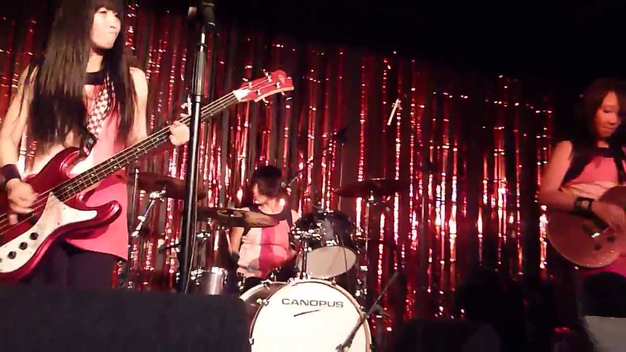Shonen Knife - I Am A Cat (Live in Sheffield - 06.09.2013)