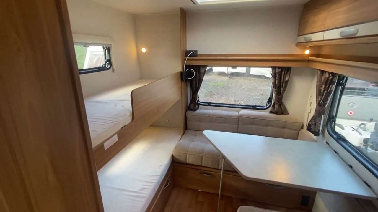 2013 Lunar Quasar 546 LIGHTWEIGHT FAMILY CARAVAN FIXED BUNKBEDS